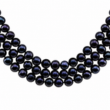 Detail of the three rows and dyed-black pearl shapes on the 6.5–7.5mm Freshwater cultured pearl necklace; AI-assisted detail view based on the original photo.