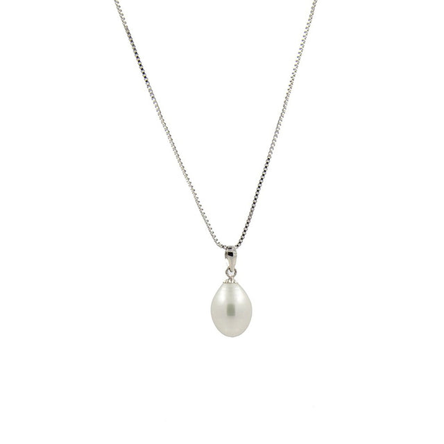 8–9mm White Freshwater Pearl Pendant with 18" Chain
